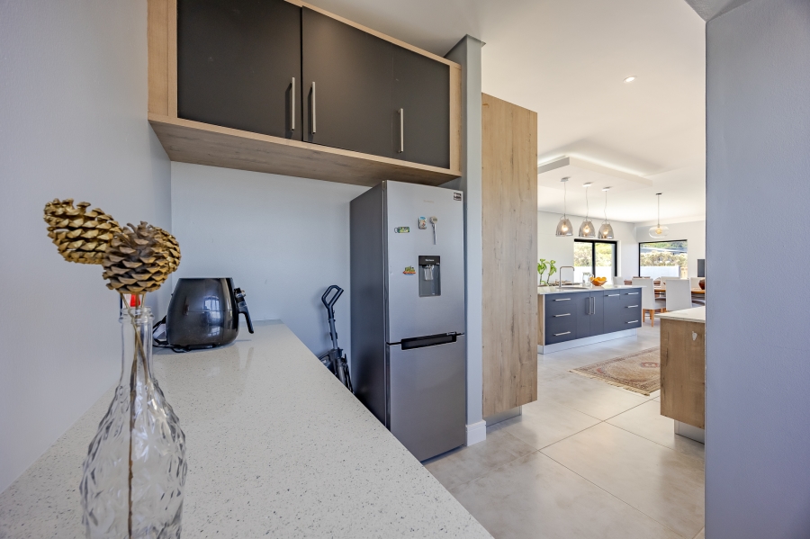 4 Bedroom Property for Sale in Crofters Valley Western Cape